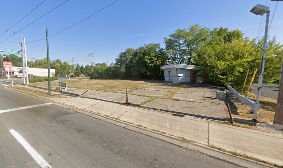 5780 Main St, Dayton, OH à vendre - Photo du bâtiment - Image 2 de 7