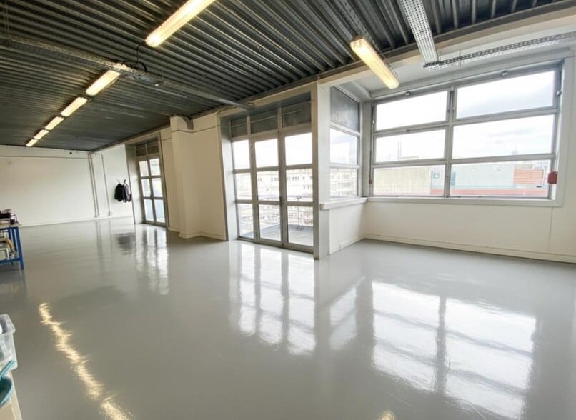 Rue Georges Auric, Paris for lease - Interior Photo - Image 3 of 3