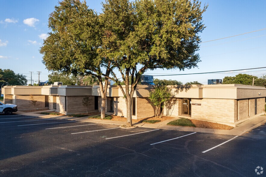 3600 Hulen St, Fort Worth, TX à louer - Photo du bâtiment - Image 3 de 5
