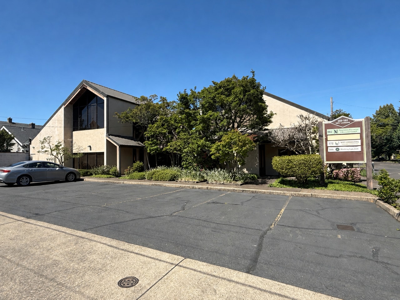560-582 W Van Buren St, Corvallis, OR for lease Building Photo- Image 1 of 9