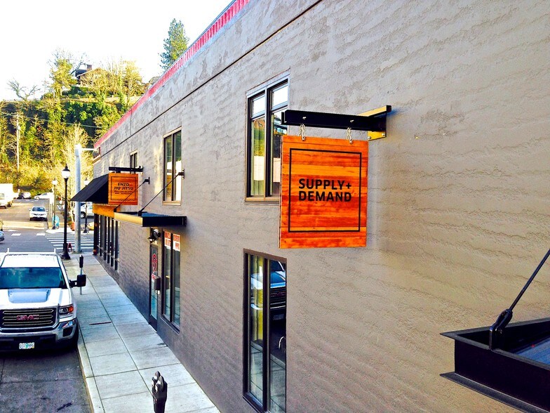 517 Main St, Oregon City, OR à louer - Photo du bâtiment - Image 2 de 3