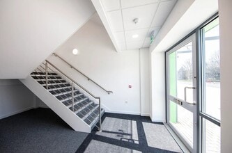 Vulcan Way, Wimborne for lease Interior Photo- Image 2 of 3