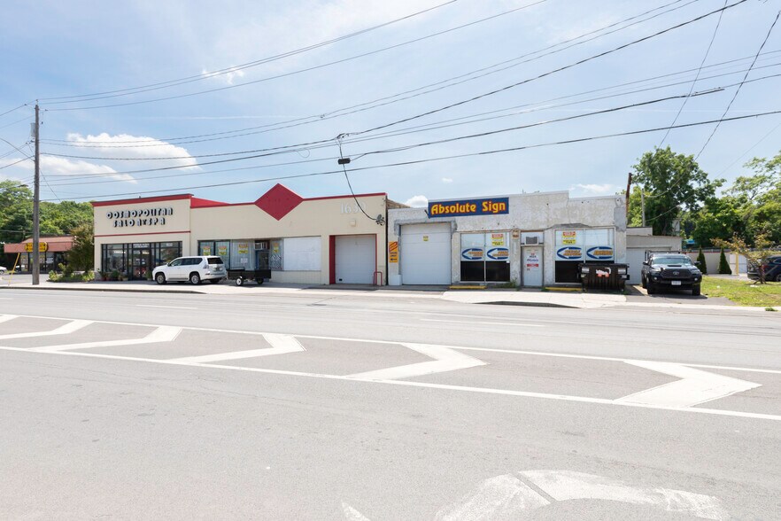 1628 Erie Blvd E, Syracuse, NY à vendre - Photo du bâtiment - Image 3 de 40