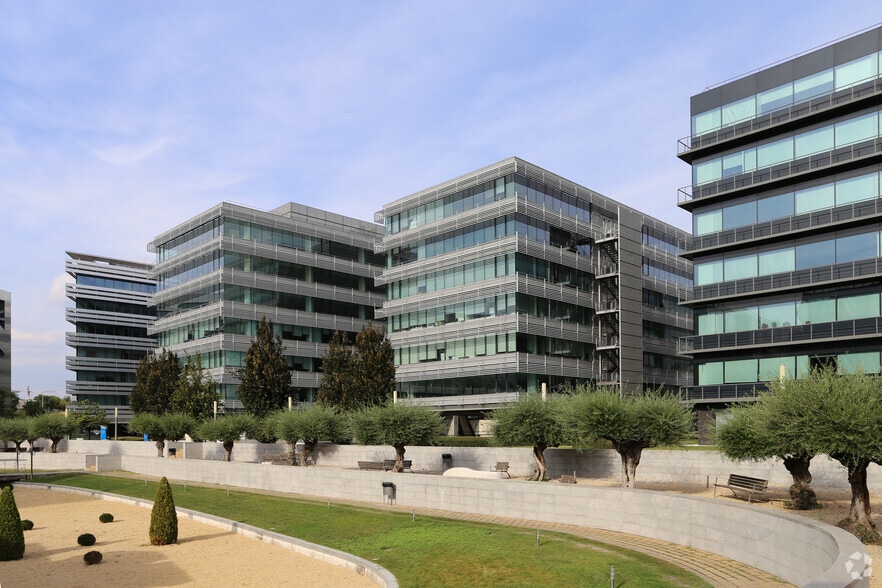 Calle Vía de los Poblados, 3, Madrid, Madrid for lease - Building Photo - Image 3 of 3