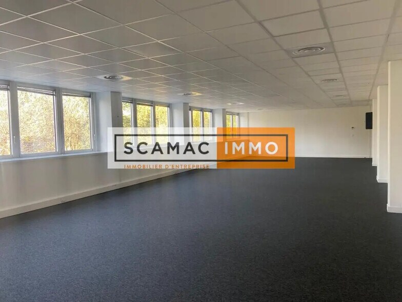 Bureau dans Vélizy-Villacoublay à louer - Photo intérieure - Image 2 de 10