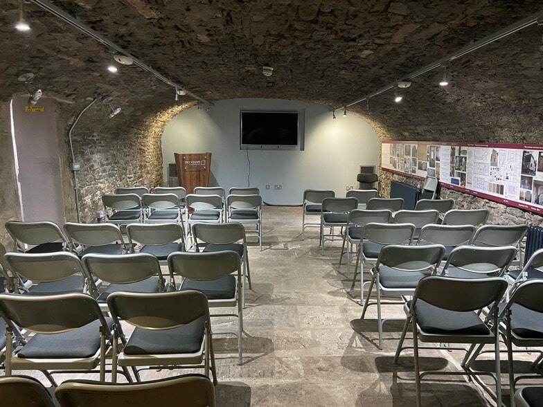 9 Queen Sq, Bristol for lease - Building Photo - Image 2 of 8