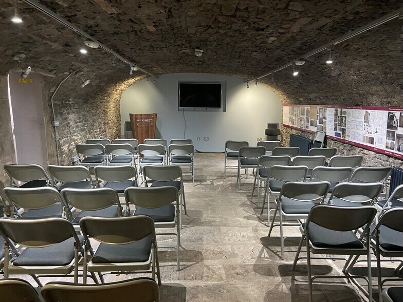 9 Queen Sq, Bristol à louer - Photo du bâtiment - Image 2 de 8