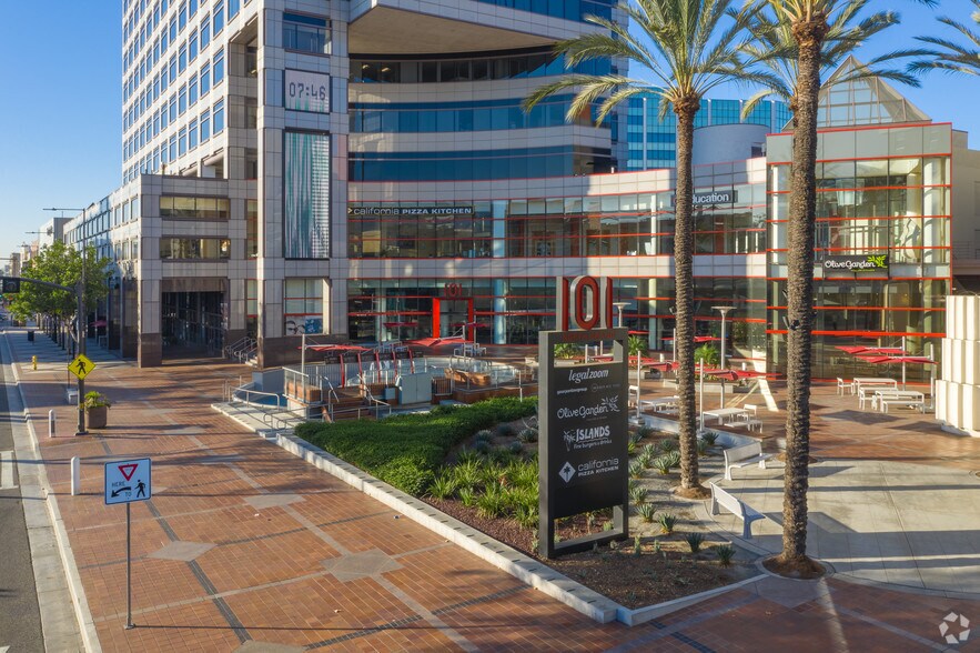 101 N Brand Blvd, Glendale, CA for lease - Building Photo - Image 2 of 6