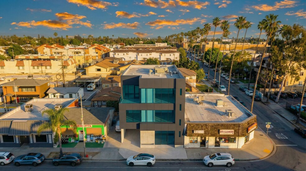 1933 Glenoaks, Glendale, CA à vendre - Photo du bâtiment - Image 3 de 8