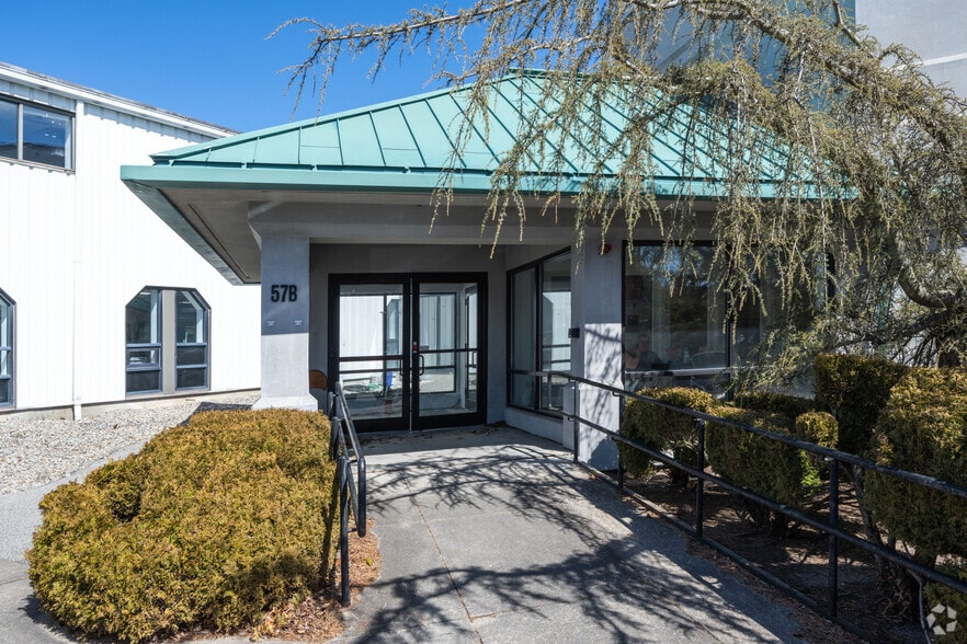 57-59 Armstrong Rd, Plymouth, MA à louer - Photo du bâtiment - Image 3 de 3