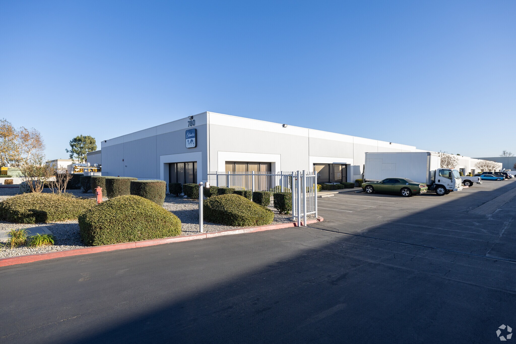 780 E Francis St, Ontario, CA à louer Photo principale- Image 1 de 12