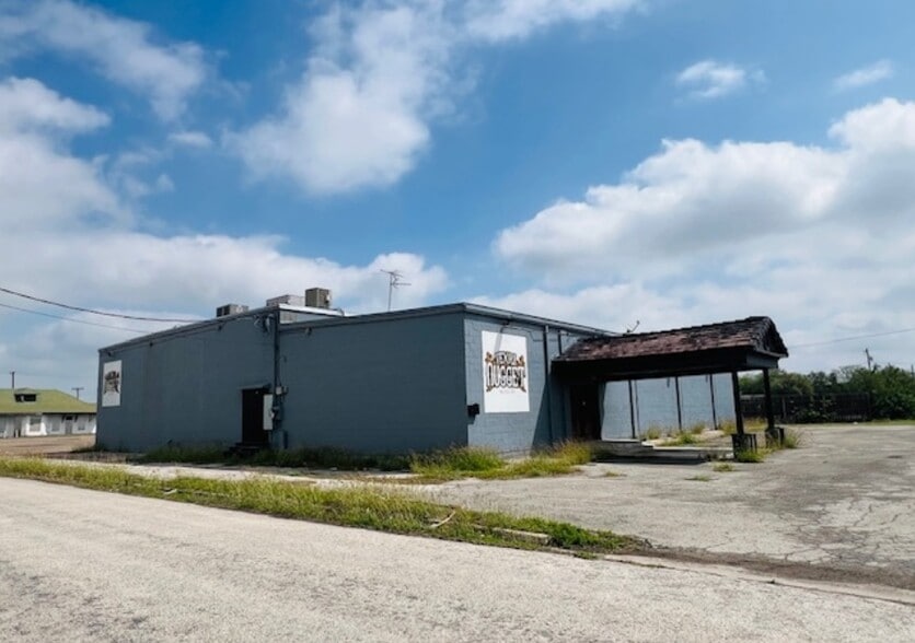 120 S Aransas St, Alice, TX for sale - Building Photo - Image 2 of 17