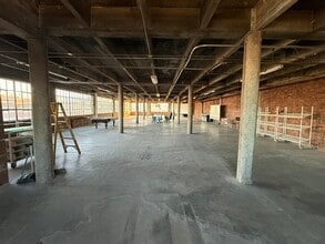 1350 Woodswether Rd, Kansas City, MO à louer Photo intérieure- Image 2 de 10