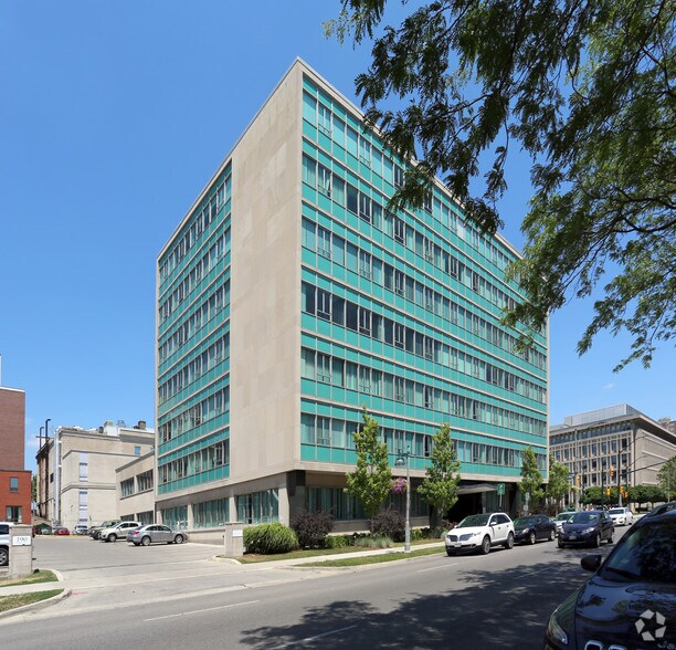 200 Queens Ave, London, ON à louer - Photo du bâtiment - Image 2 de 3