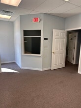 200 Creek Crossing Blvd, Hainesport, NJ for lease Interior Photo- Image 2 of 7