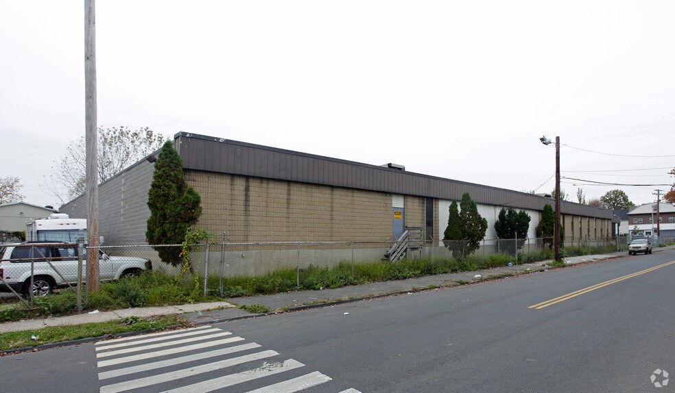 31-43 Wordin Ave, Bridgeport, CT à vendre - Photo du bâtiment - Image 3 de 5