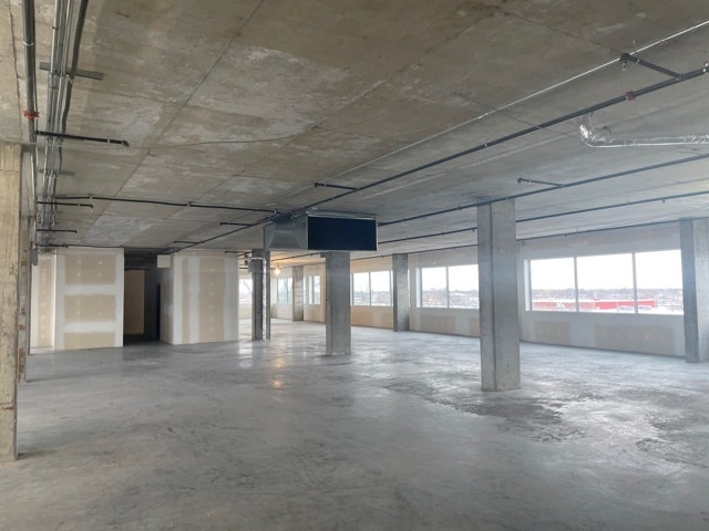 10205 Boul Pie-IX, Montréal, QC for lease - Interior Photo - Image 3 of 15