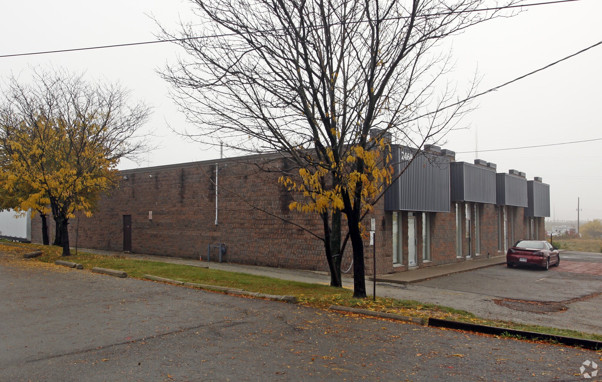 2468 Industrial St, Burlington, ON à vendre Photo principale- Image 1 de 1