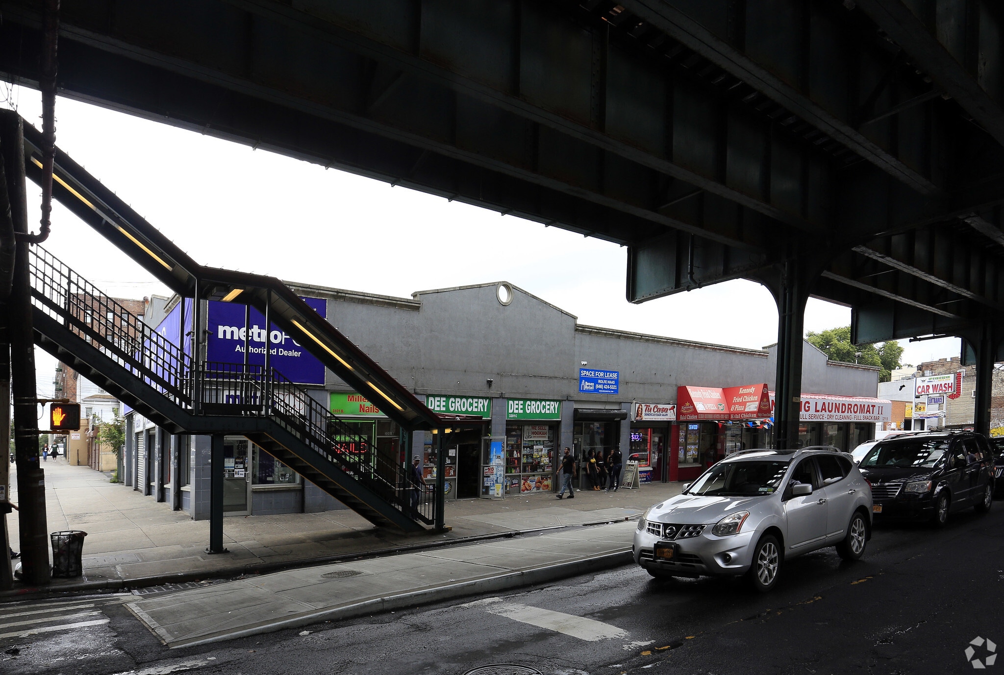 3201-3211 White Plains Rd, Bronx, NY for lease Primary Photo- Image 1 of 9
