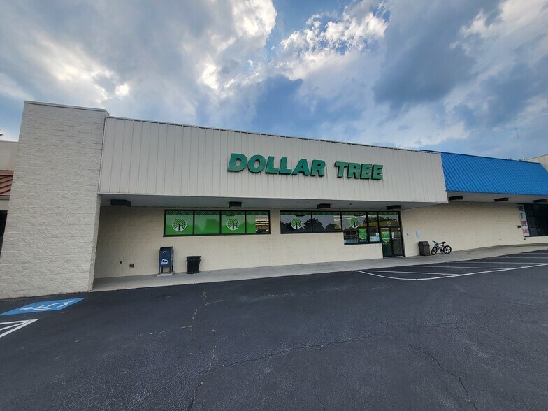 2111 Asheville Hwy, Hendersonville, NC for lease - Building Photo - Image 3 of 7