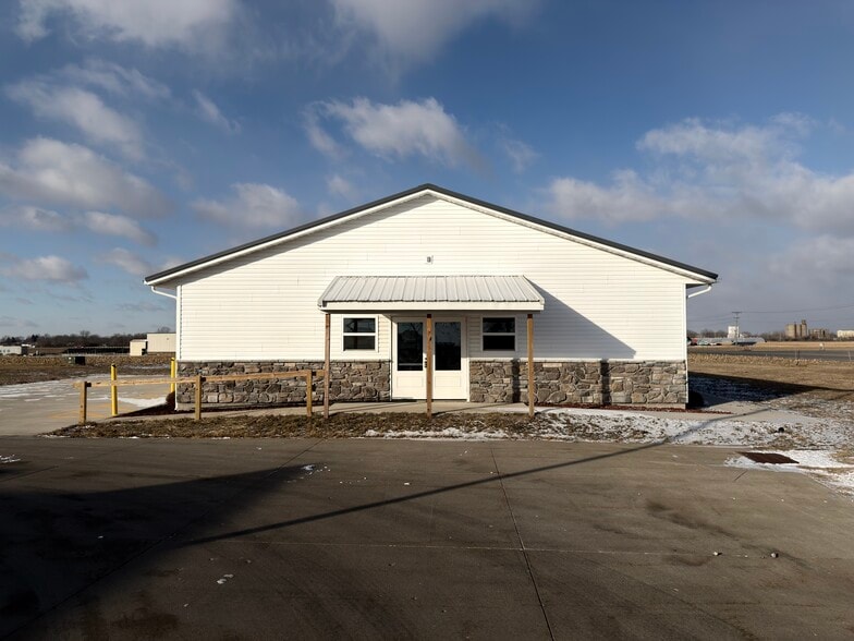 205 Wiley ave, Washington, IA for sale - Building Photo - Image 3 of 36