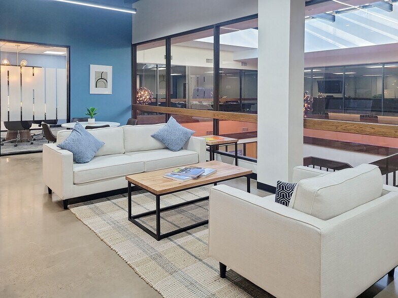 1220 River Bend Dr, Dallas, TX à louer - Photo intérieure - Image 3 de 14