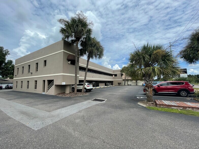 4917 Ehrlich Rd, Tampa, FL à louer - Photo du bâtiment - Image 2 de 13