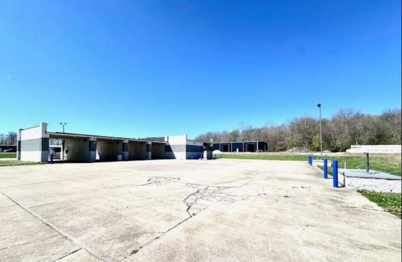 259 S Herrington Pl, West Terre Haute, IN for sale - Primary Photo - Image 1 of 5