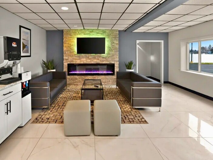 30 Access Hwy, Caribou, ME à vendre - Photo intérieure - Image 1 de 5