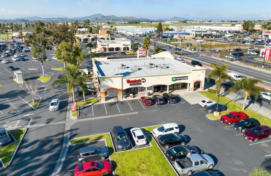 6150-6350 Van Buren Blvd, Riverside, CA à louer - Photo du bâtiment - Image 2 de 25