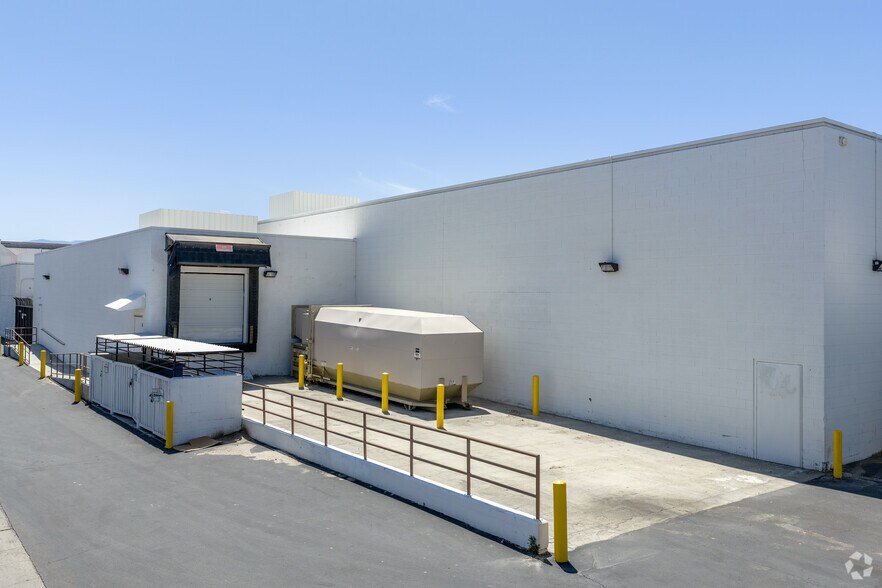 82152-82154 US Highway 111, Indio, CA à vendre - Photo du bâtiment - Image 3 de 4