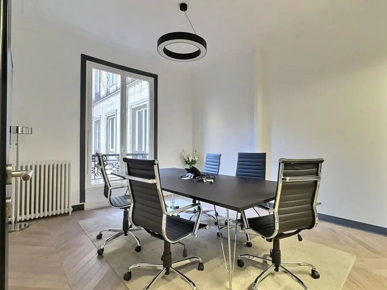Office in Paris for sale - Building Photo - Image 2 of 11