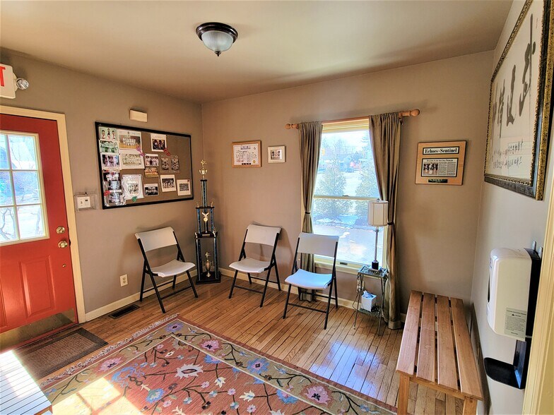 630 Valley Rd, Gillette, NJ à vendre - Photo intérieure - Image 3 de 4