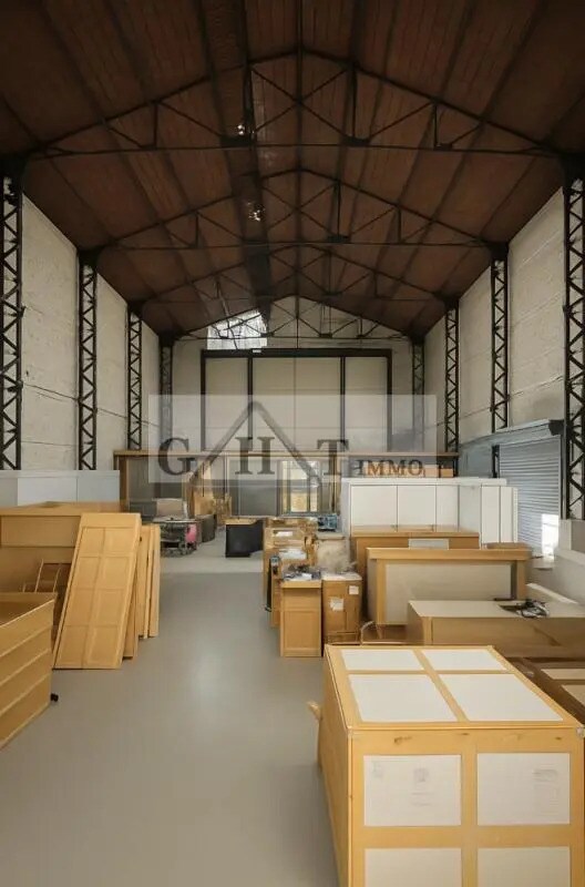 Industrial in Ivry-sur-Seine for sale Building Photo- Image 1 of 8