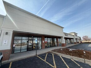 2611-2671 Bridge St, Yorkville, IL for lease Interior Photo- Image 1 of 11