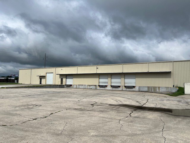 Plus de détails pour 714 Gil Harbin Industrial Blvd, Valdosta, GA - Industriel à louer
