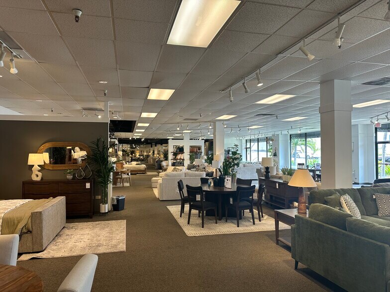 4296-4360 Malaai St, Honolulu, HI à louer - Photo du bâtiment - Image 2 de 6