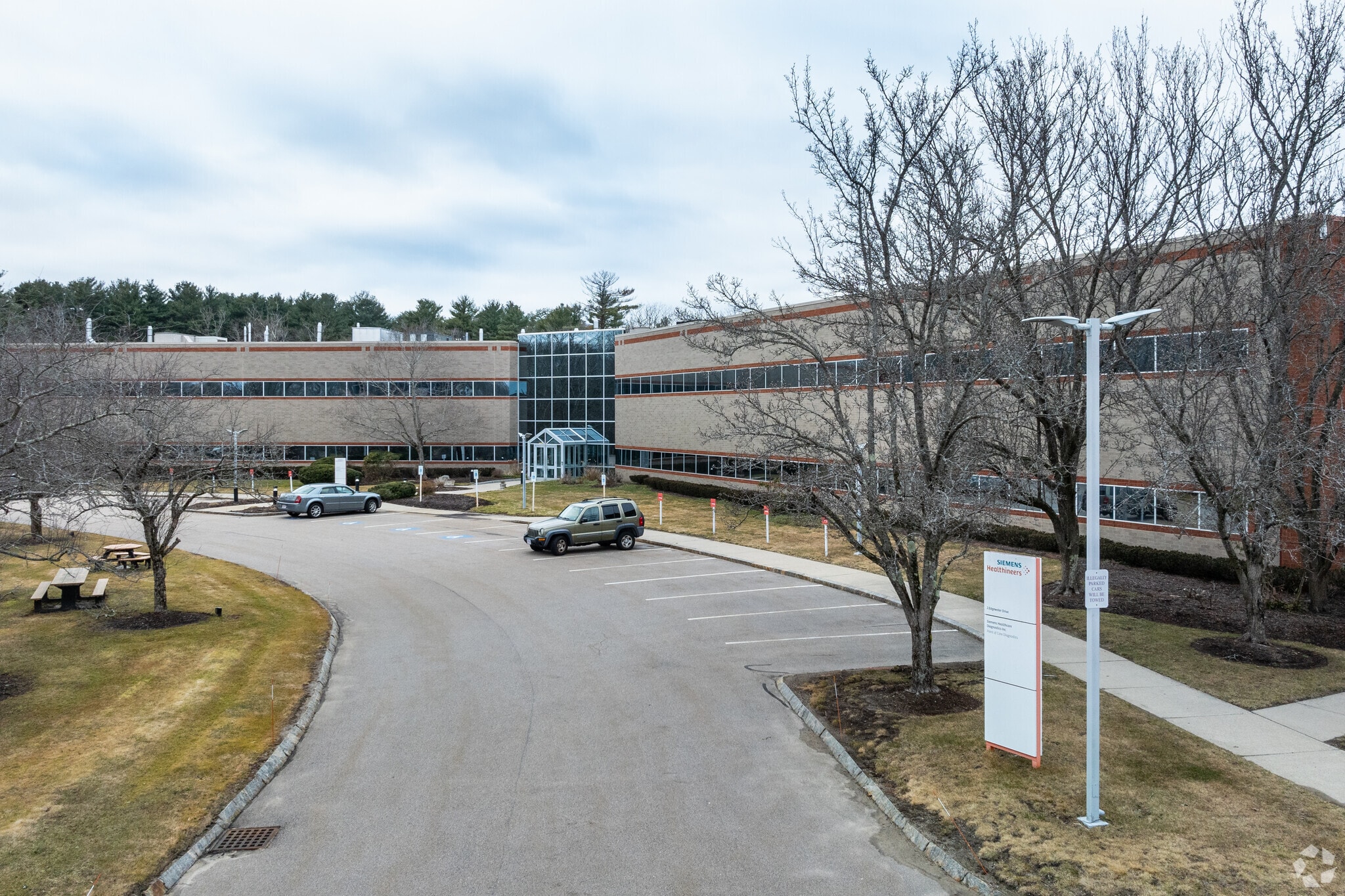 2 Edgewater Dr, Norwood, MA for sale Primary Photo- Image 1 of 6