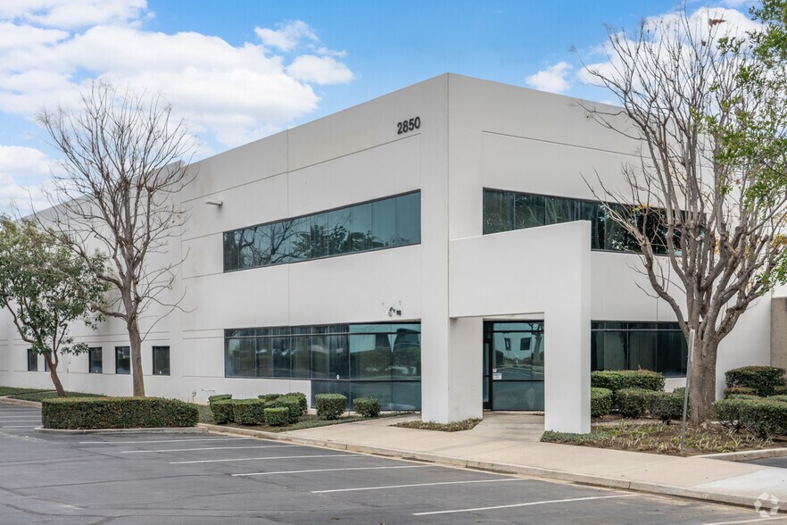 2850 E Cedar St, Ontario, CA à louer - Photo du bâtiment - Image 1 de 5