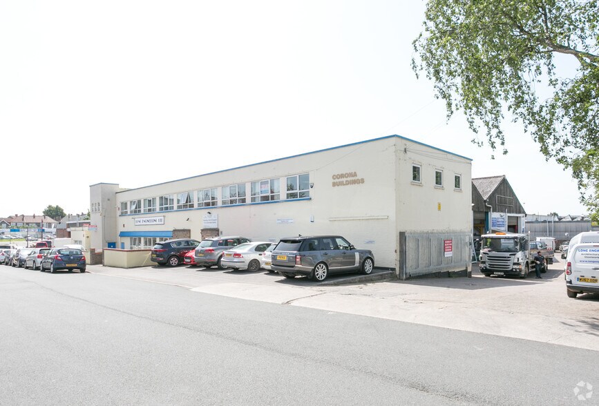 Wood Rd, Kingswood à louer - Photo du bâtiment - Image 3 de 5