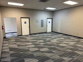 855-885 N Lemoore Ave, Lemoore, CA for lease Interior Photo- Image 2 of 6
