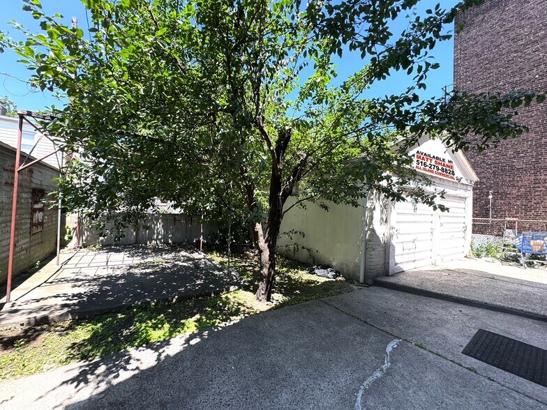 8625 59th Ave, Elmhurst, NY for sale - Building Photo - Image 2 of 10