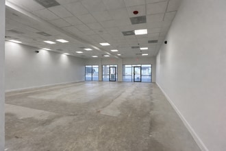 6160-6170 Ulmerton Rd, Clearwater, FL for lease Interior Photo- Image 2 of 11