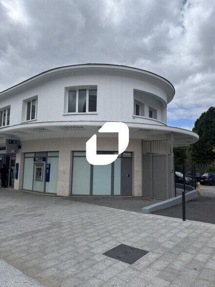 Industrial in Noisy-le-Sec for lease - Building Photo - Image 1 of 7