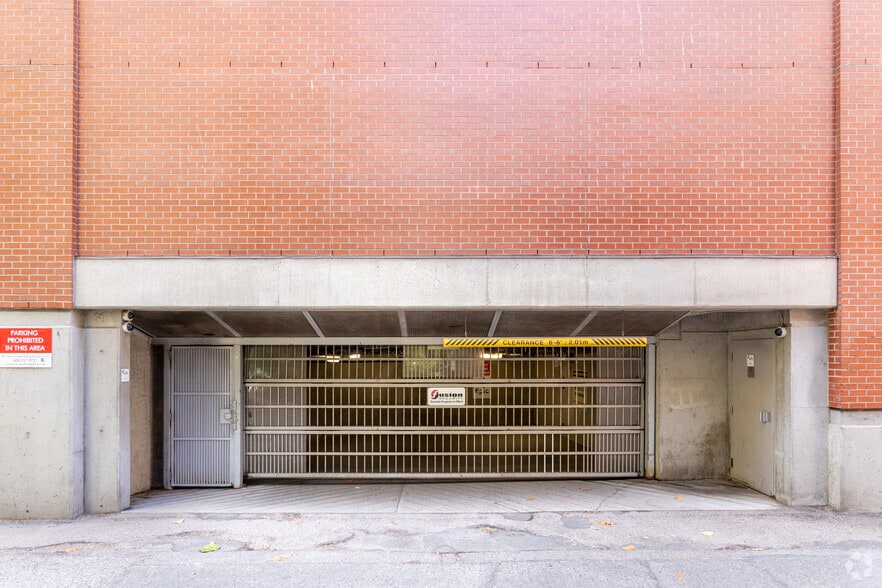 1085 Homer St, Vancouver, BC à louer - Photo du bâtiment - Image 3 de 5