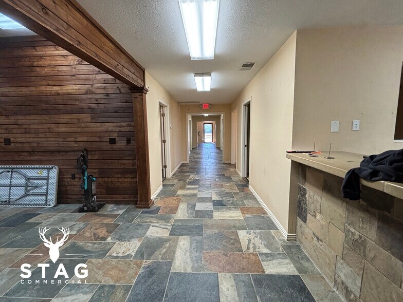 9067 Teasley Ln, Denton, TX à louer - Photo du bâtiment - Image 3 de 21