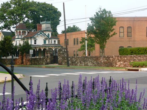 1 E Main St, Flemington, NJ à louer - Photo du b timent - Image 1 de 12