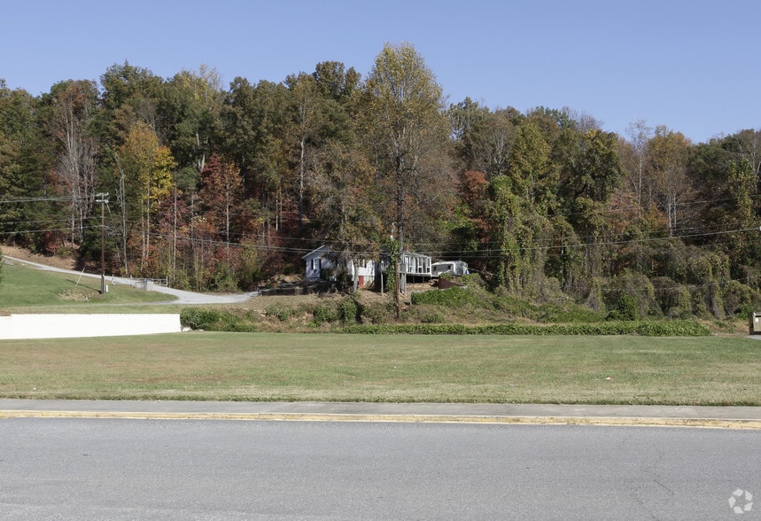 550 N Main St, Marion, NC for sale - Building Photo - Image 3 of 3