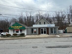 18 Woods Corner Rd, East Setauket, NY for lease Building Photo- Image 2 of 9