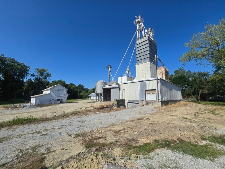 10199 S Wayne Rd, Warren, IN à vendre - Photo du bâtiment - Image 2 de 36